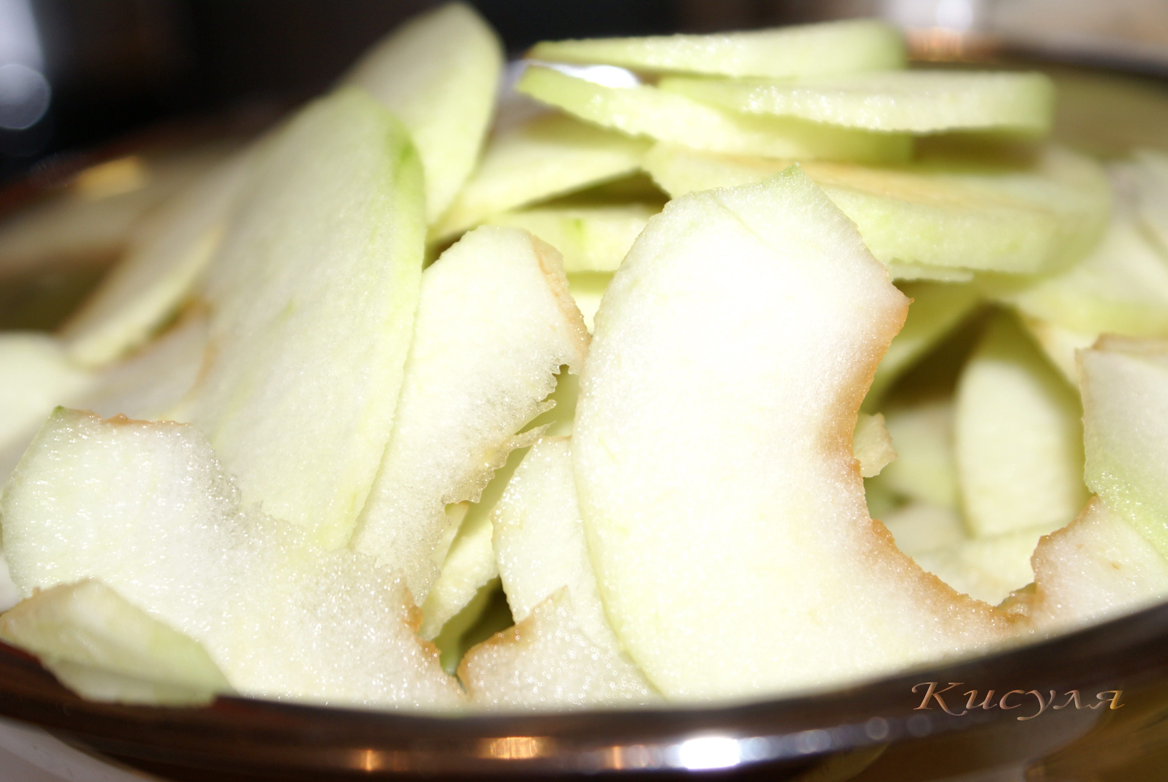 Пудинг творожный с яблоками. РАФ пряное яблоко. Рецепт на творожные брусочки с яблоками.